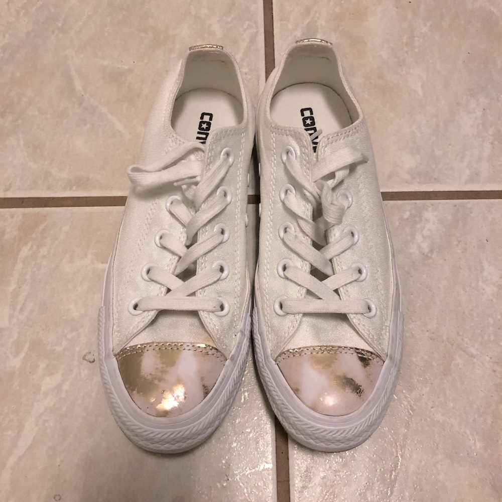 [Converse] White/Gold Low Top